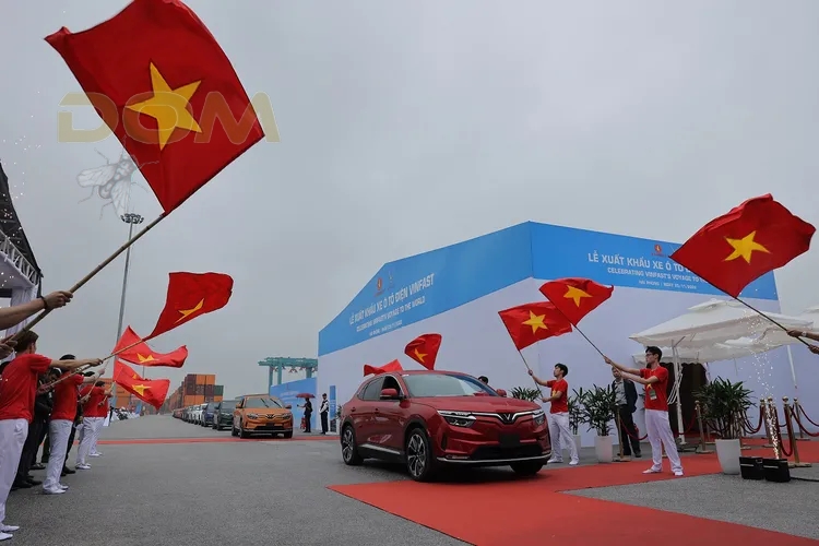 Почти тысяча вьетнамских электромобилей направляется в США